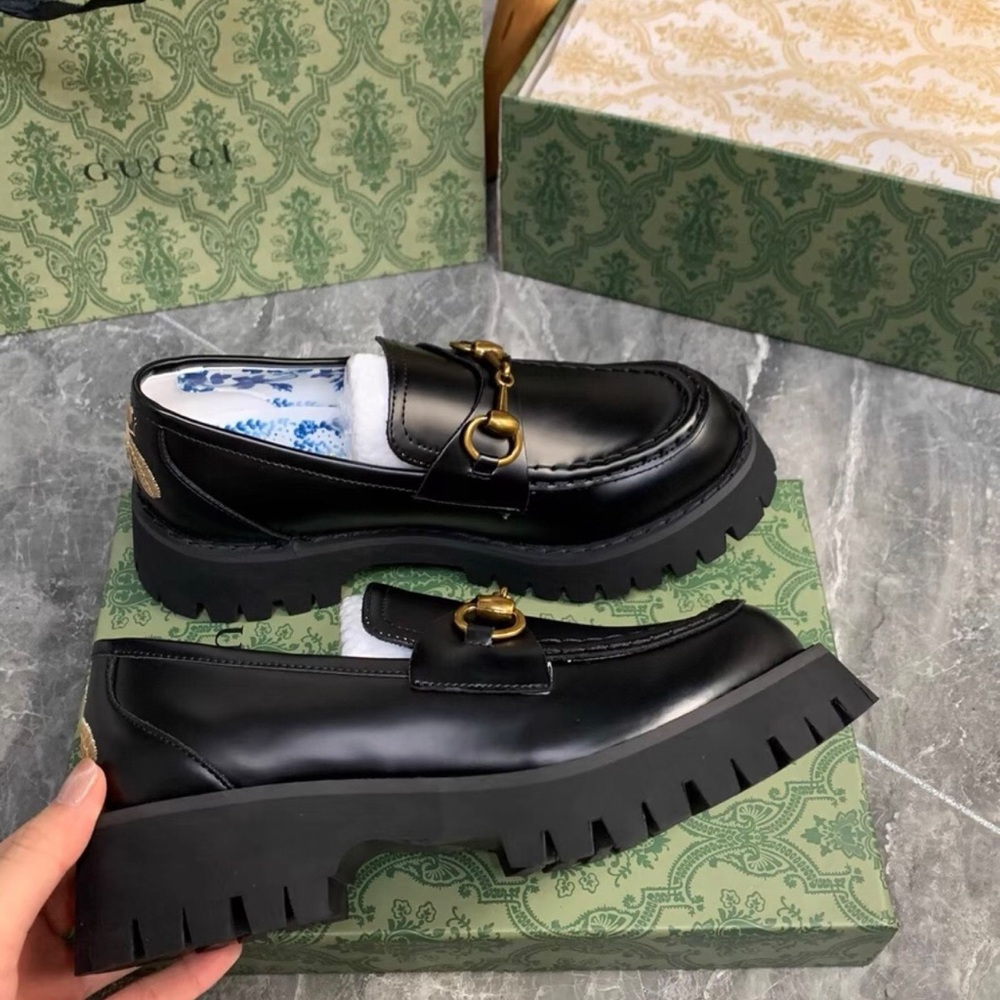 Gucci Black Leather Loafers with Gold Bit Detail - Picture 3 of 8